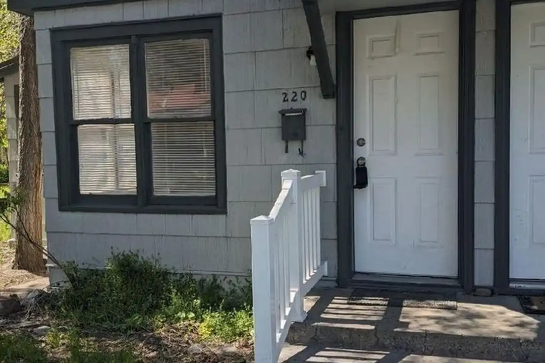 220 Cedar St - View 2
