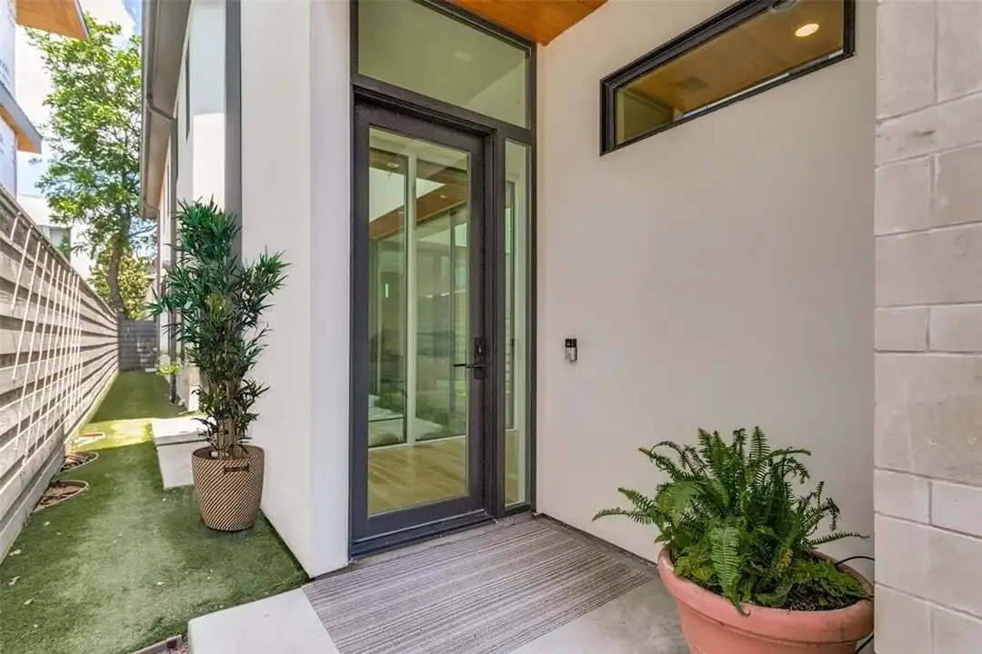 House in Dallas - View 3