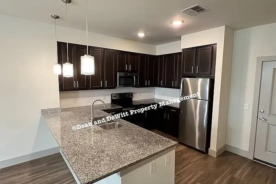 New Luxury Rentals In The Heart of Largo - View 6