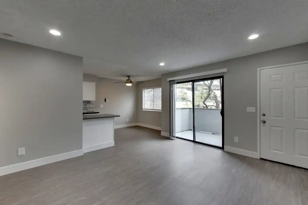 Parkside Commons – photo 1