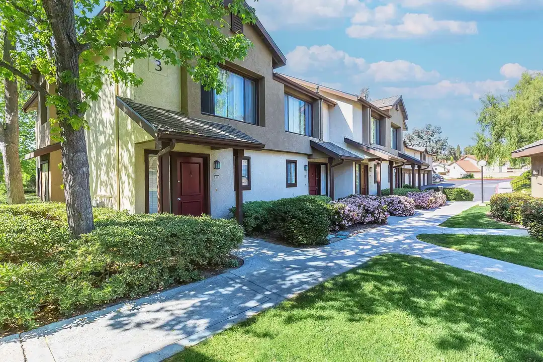 Emerald Court Apartment Homes - View 2
