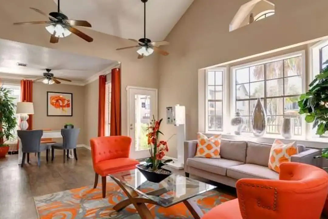 Apartment in Webster - View 3