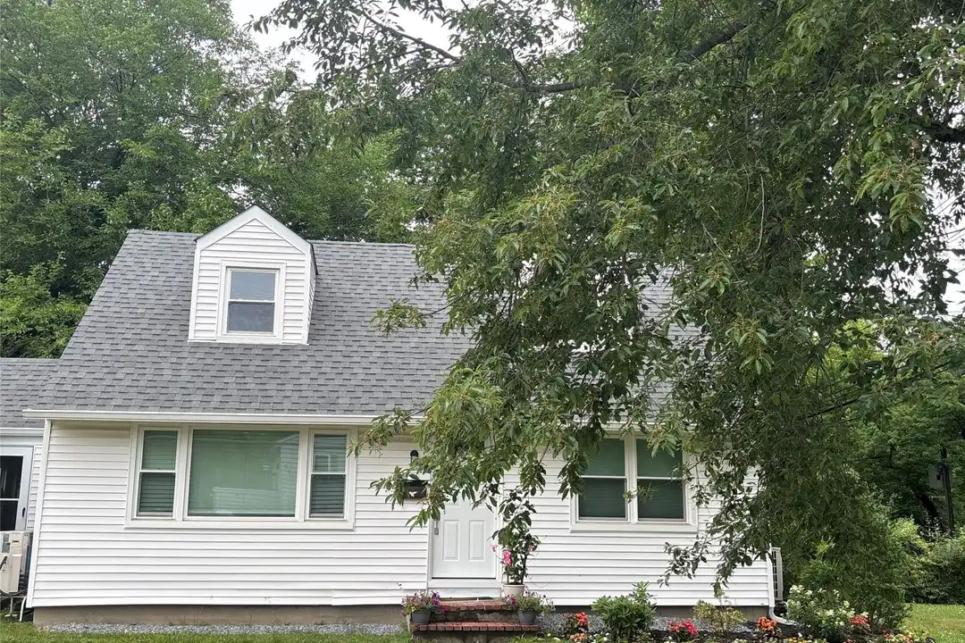206 Dickinson Ave – photo 1 of 6