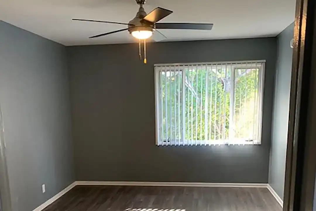 Apartment in Los Angeles, Eagle Rock - More