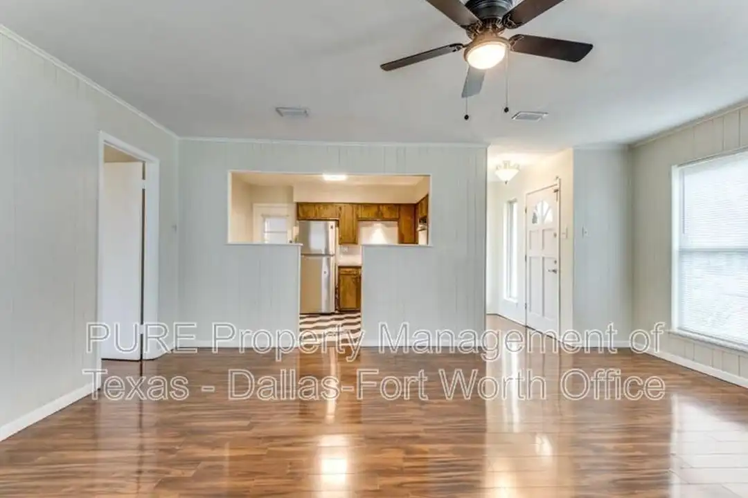 1224 Parkwood Pl - View 3