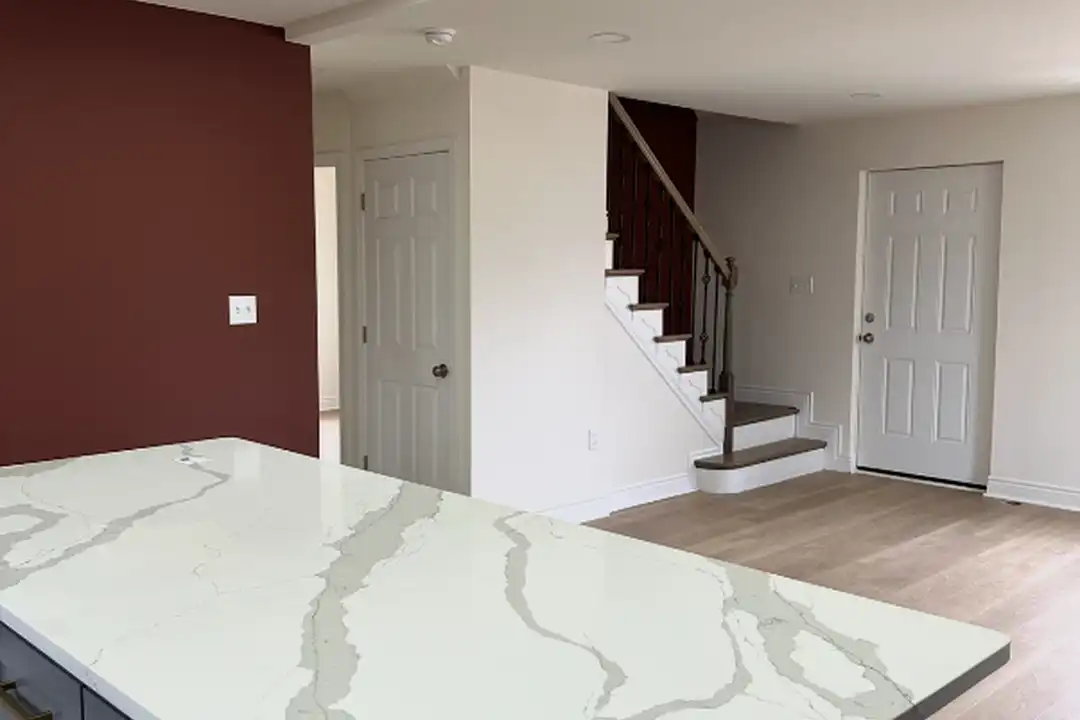 House in Newark - View 5