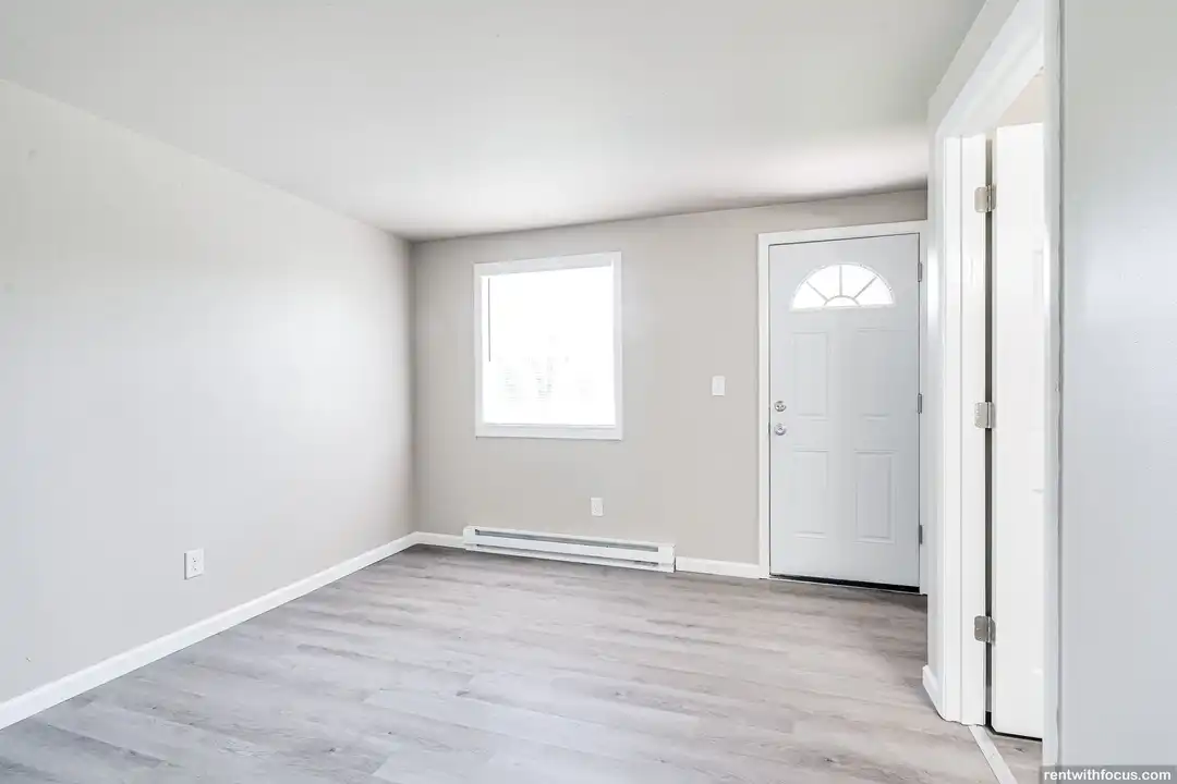 1031 Hunt Ave unit 8 - View 4
