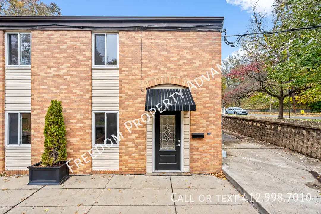 320 Bank St – photo 1 of 25