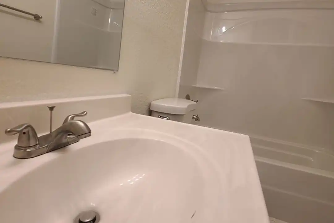 251 W High St unit G