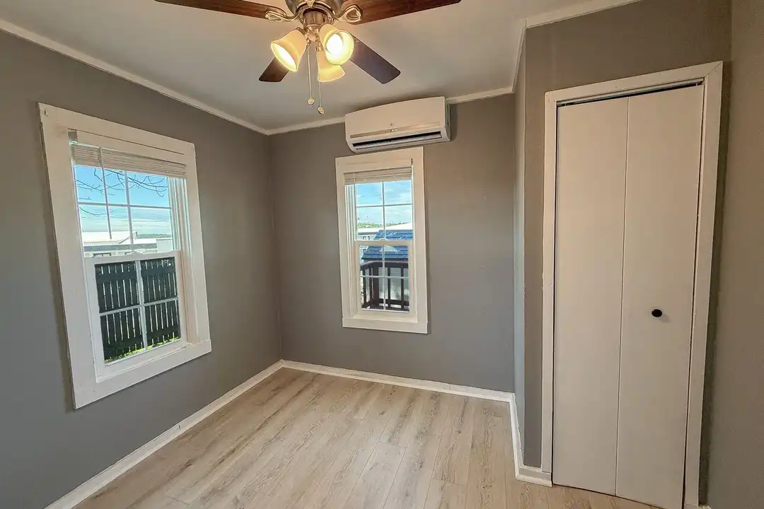 4936 University Ln - View 6