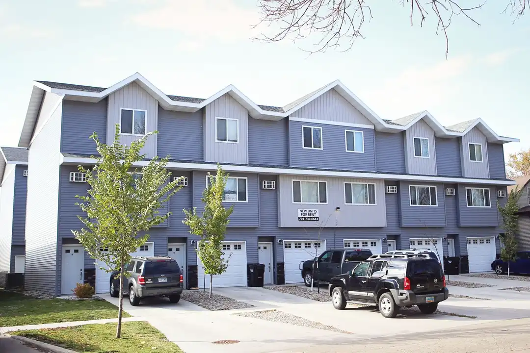 1017 16th St N unit 1017B – photo 1