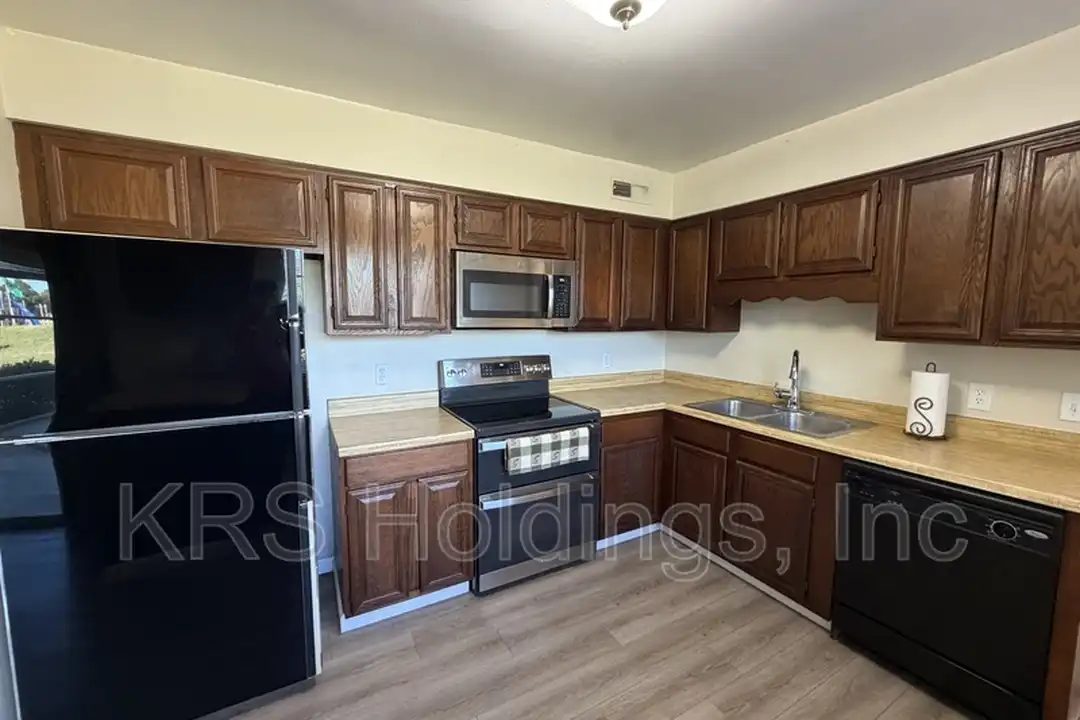 917 Timber Creek Pl - View 3