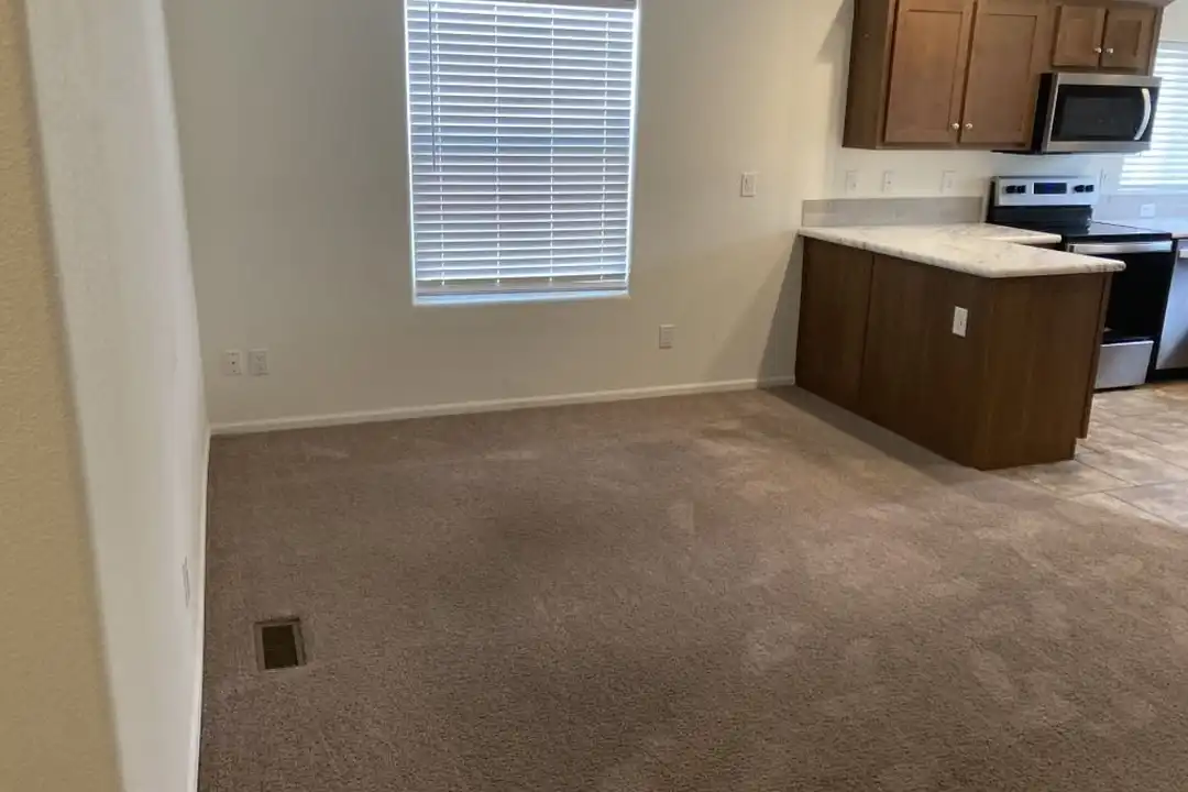 House in Peoria - View 4