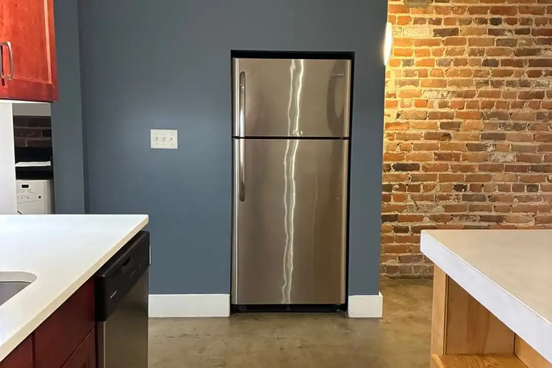 219 E Bank St unit Apt 120 - More