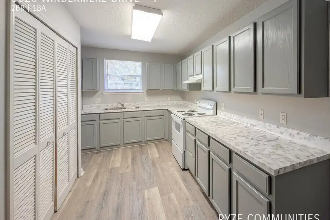 5626 Windermere Dr - More