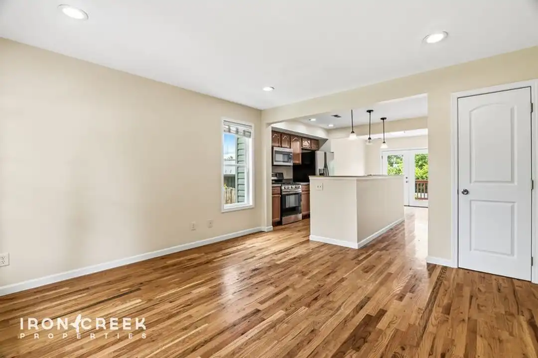 House in Asheville - View 5
