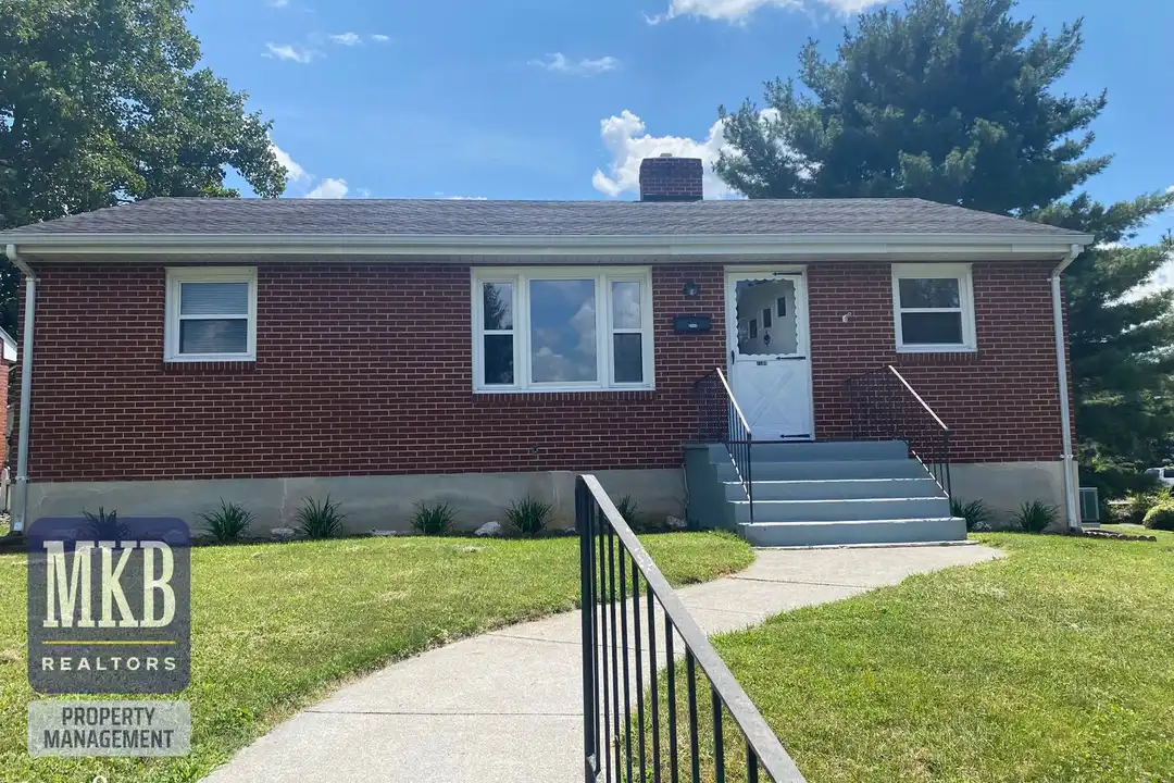 3136 Fleetwood Ave SW – photo 1