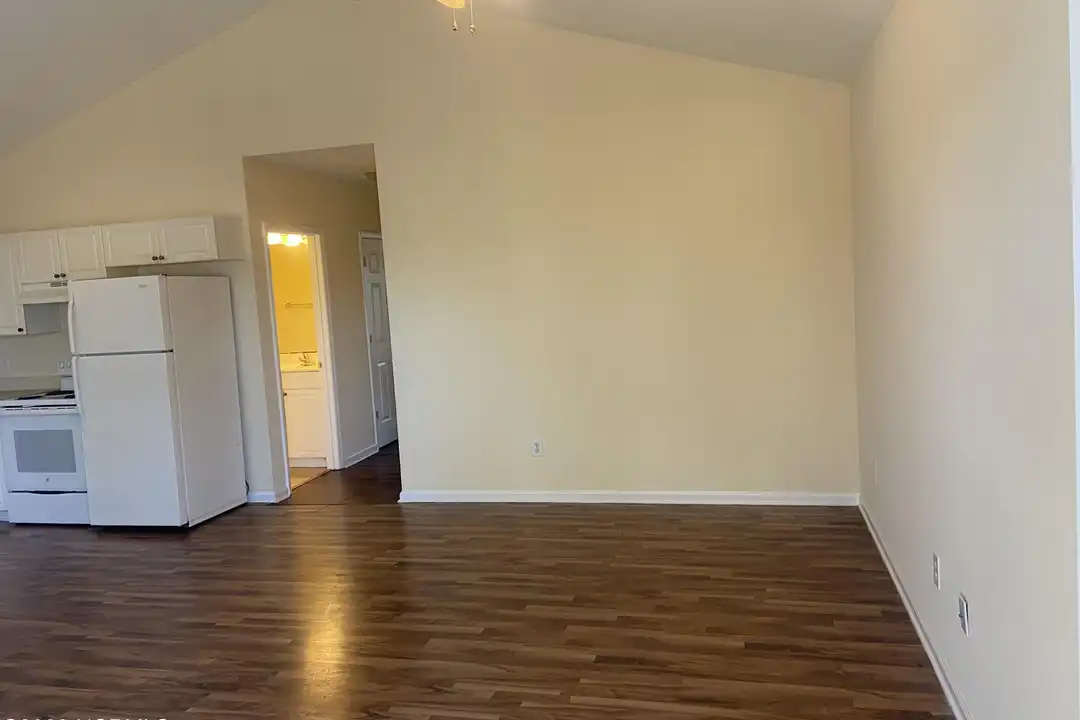 1007 Castle St #1 - View 2