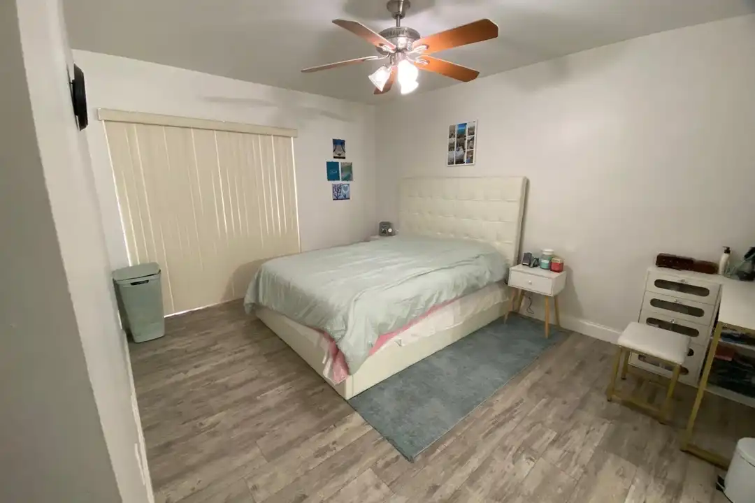 Apartment in Miami - View 4