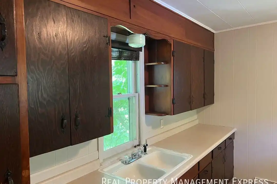 925 N Blauvelt Ave - View 2