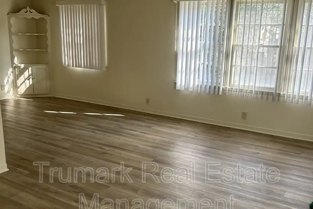 1451 E Broadway unit B - View 2