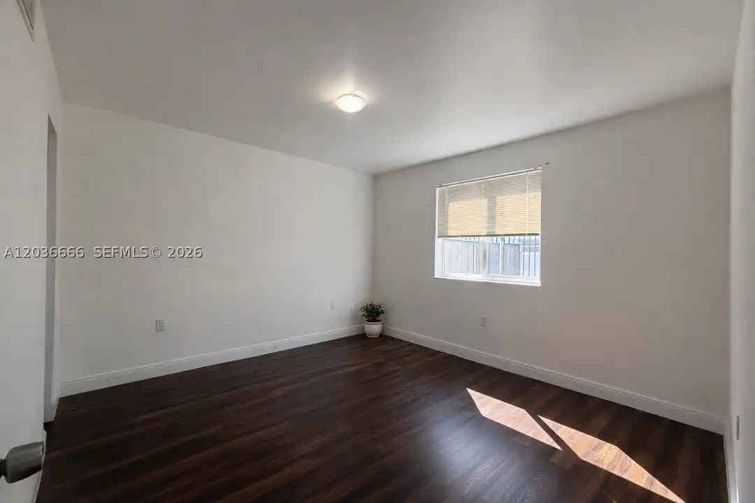 540 NW 7th St #27 - View 5