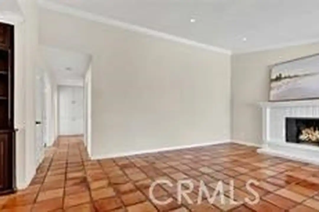 17452 Mayor Ln - View 5