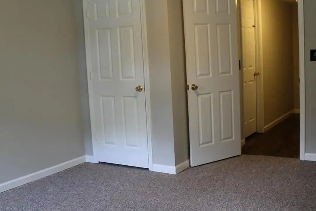 110 Griffith Rd unit 2 - View 4