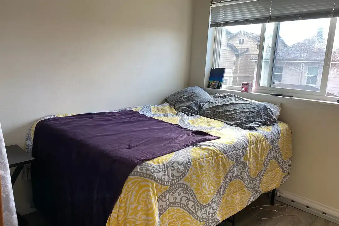 Adams Court Apartments – photo 1