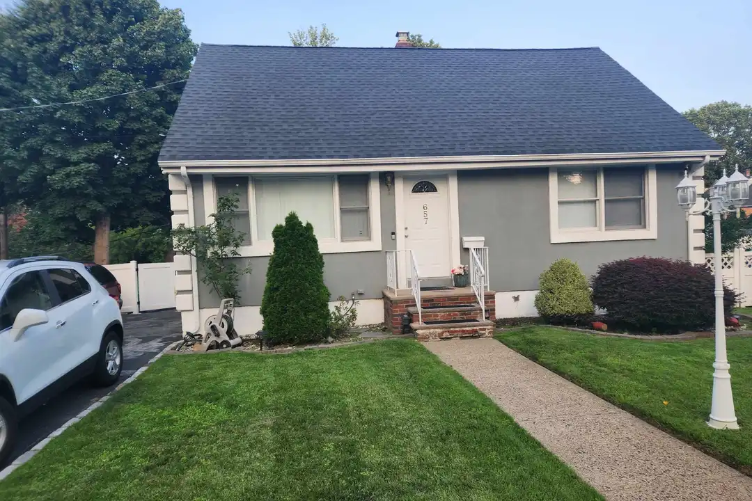 657 Broad St – photo 1