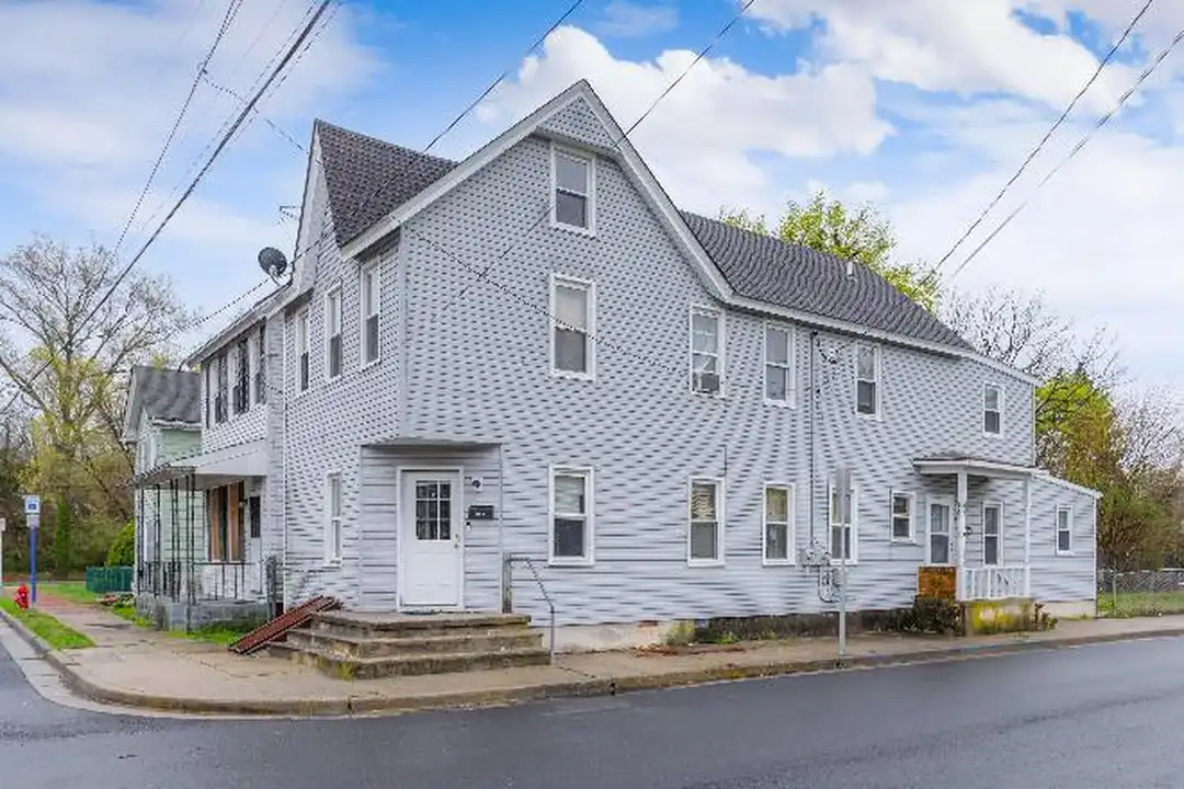 Apartment in Salem - View 2