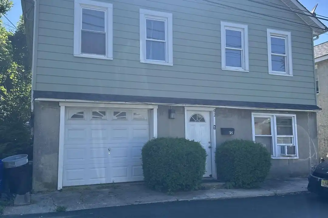 92 Laurel St #B – photo 1
