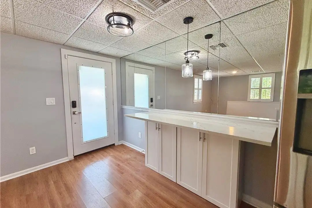 1835 42nd Ave - More