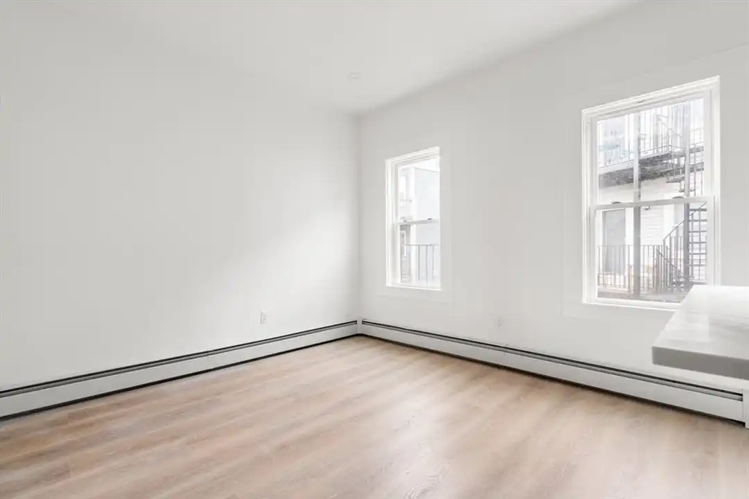 467 E 3rd St unit 3 - More