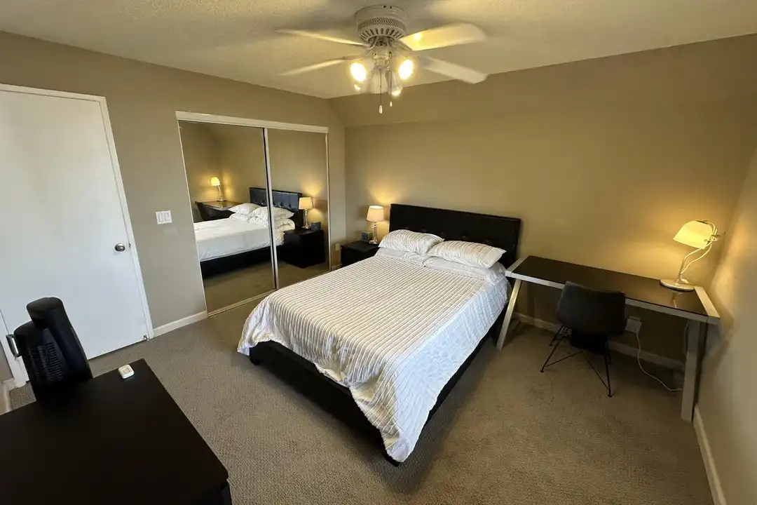 3440 Lebon Dr unit 4305 – další
