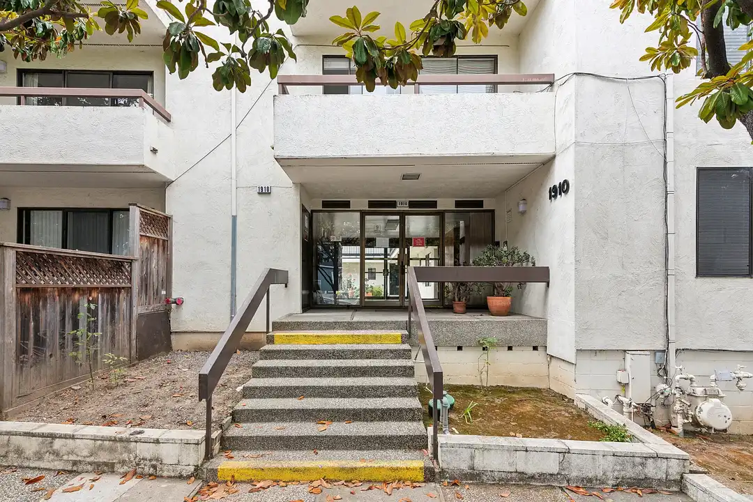 1910 Berryman Street - View 4