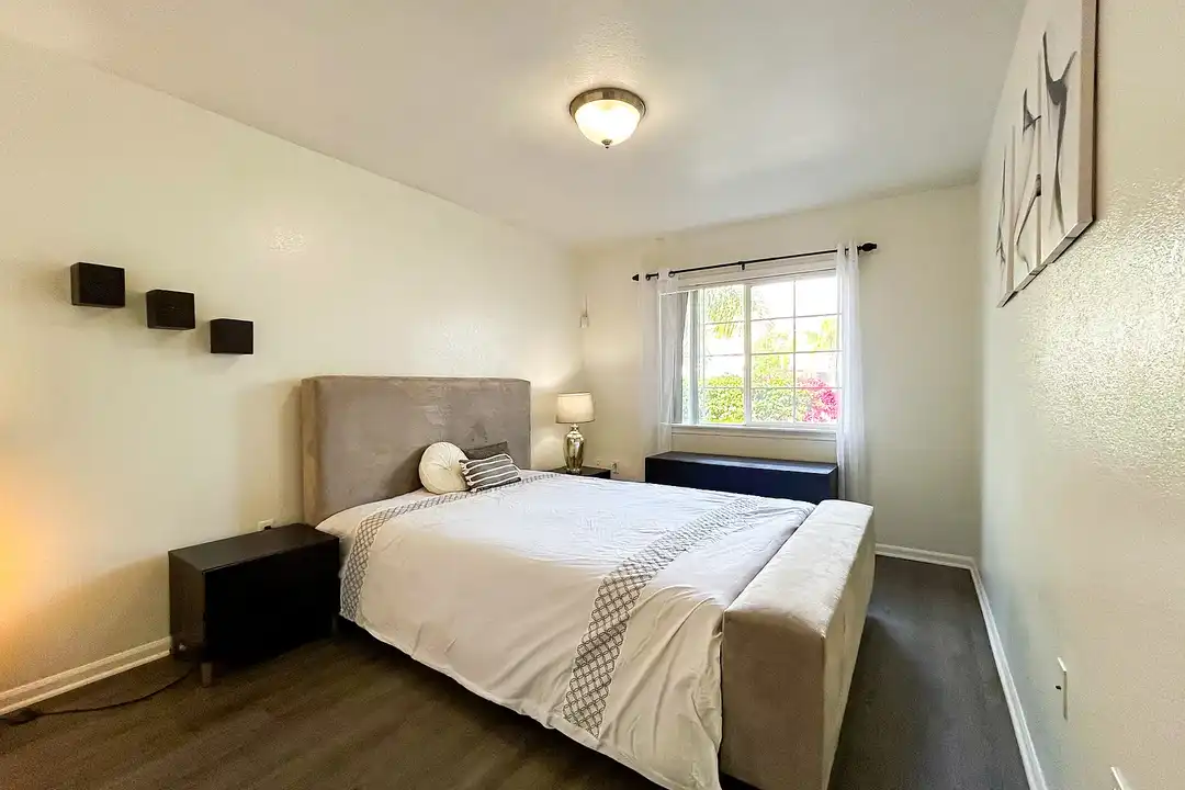 La Pacifica Apartments – photo 1