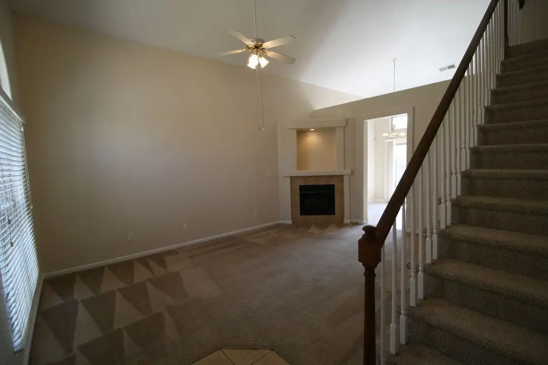 728 Rambling Creek Dr - View 2