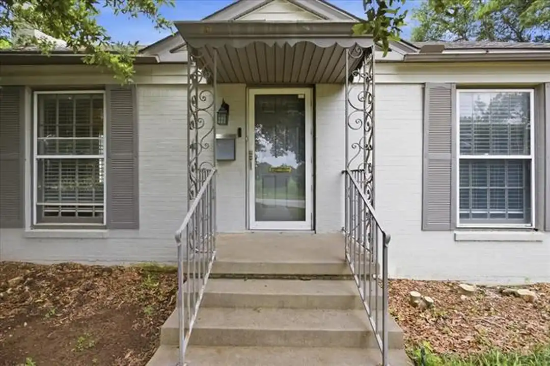 3101 Westcliff Rd W - More