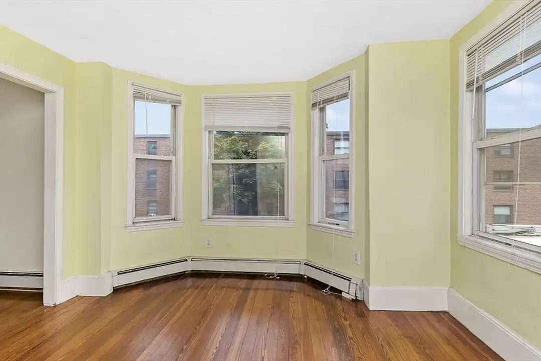 128 Bunker Hill St unit 2 - View 3