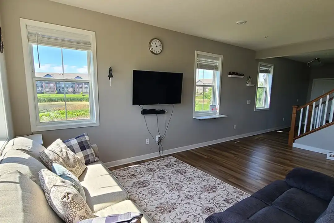 7254 Yellowstone Ct N - View 6