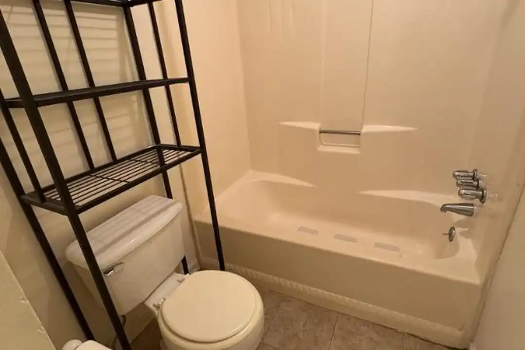 430 Critcher Dr - More