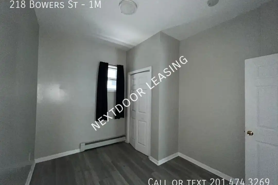 218 Bowers St - More
