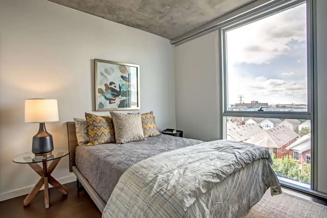 Apartment in North Chicago Township, River North, Near North Side - View 4