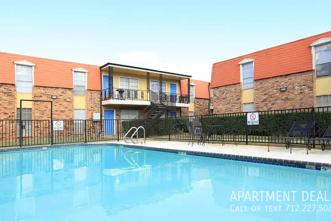 1206 Missouri St - View 4
