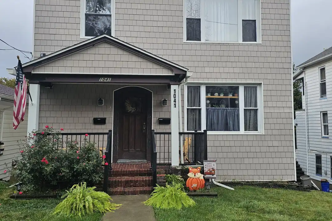 1041 N Webster Ave unit 2 floor – photo 1