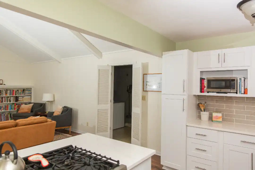 8129 Warbler Way - More