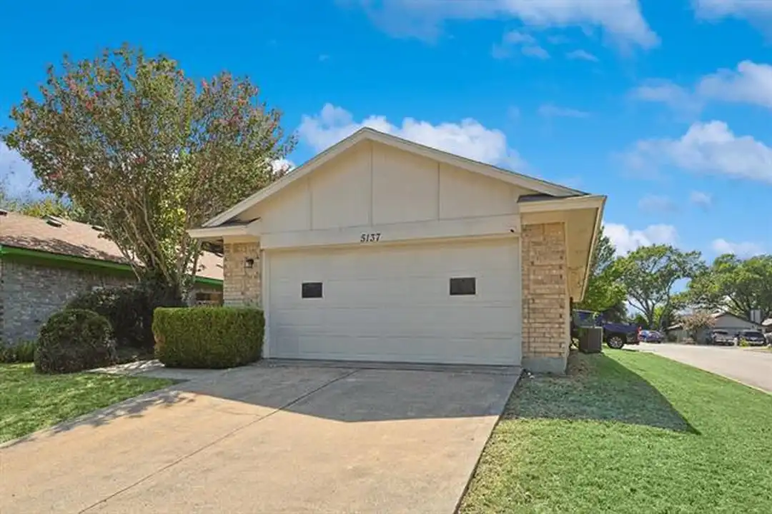 5137 Shoregate Dr - View 2