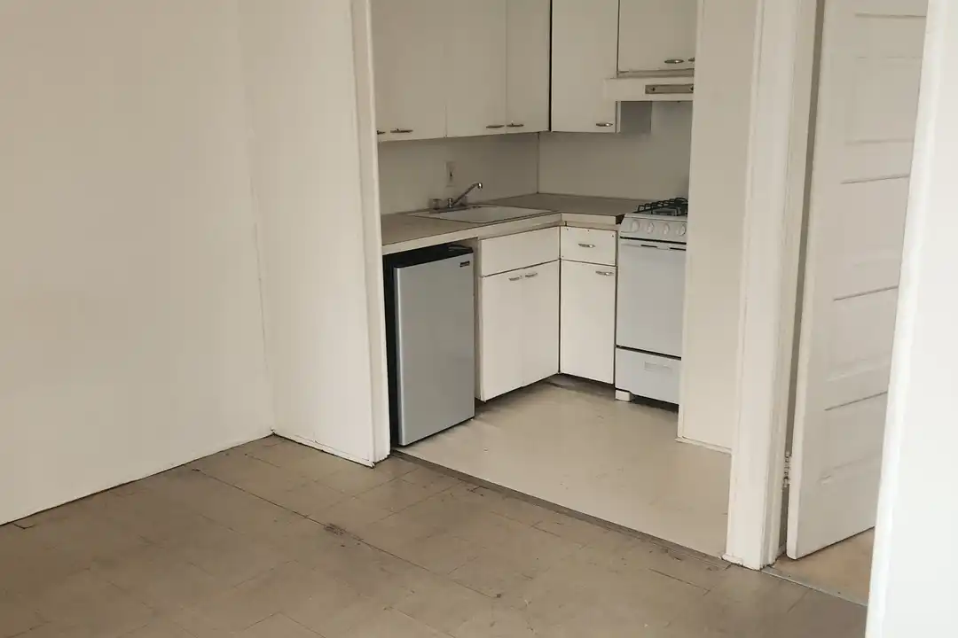469 Ontario St unit 1 – photo 1 of 5