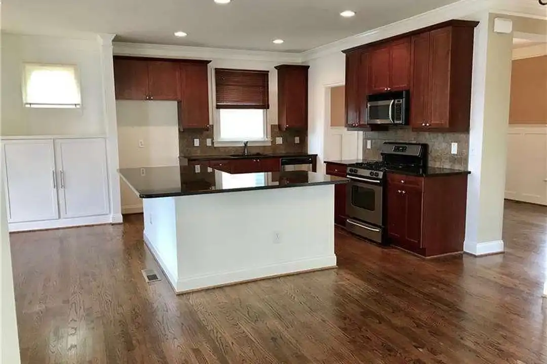 1678 Carr Cir NW - More